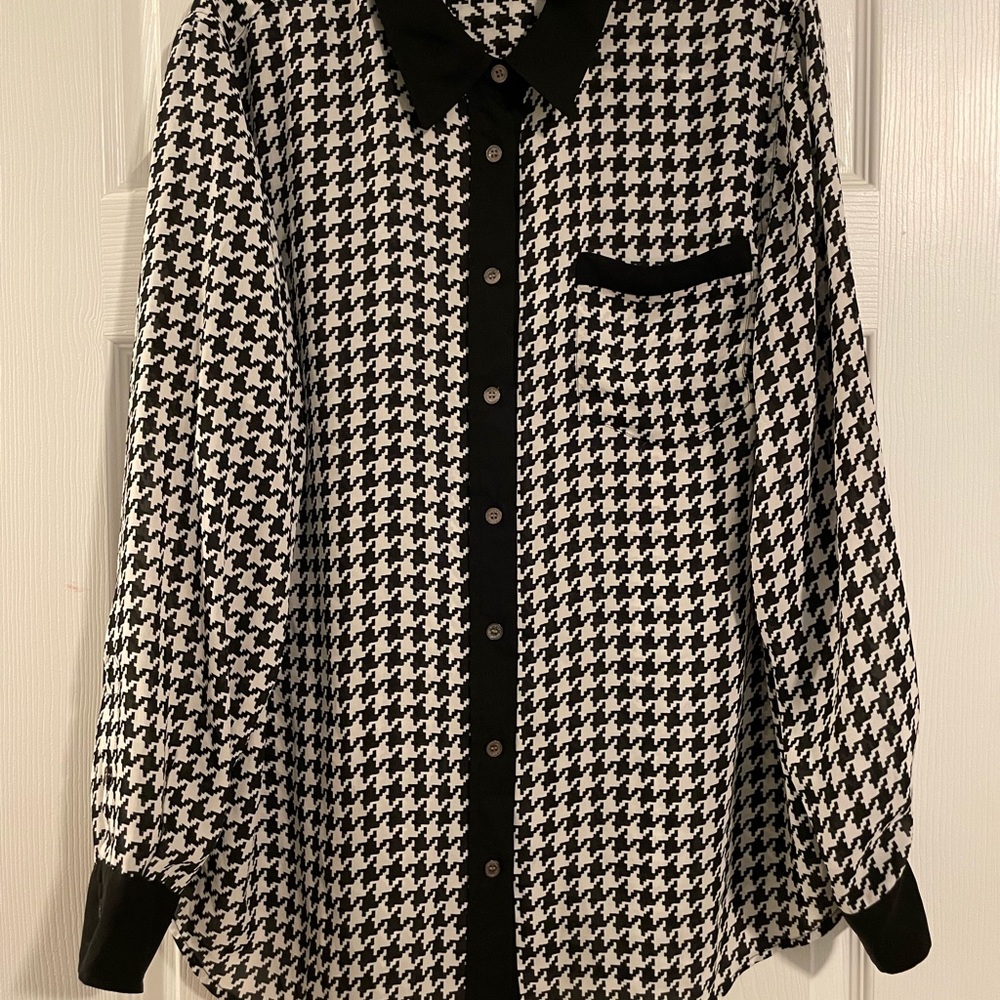 Vince Camuto 2x Houndstooth blouse